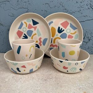 Pillowfort Bamboo Melamine 3 Piece Kids’ Dinner Set Cream Blue Pink Shapes - 2!